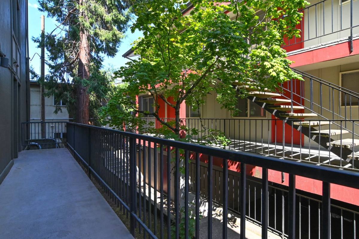 Apartment for rent at 1390 Alder St, Eugene, OR 97401
