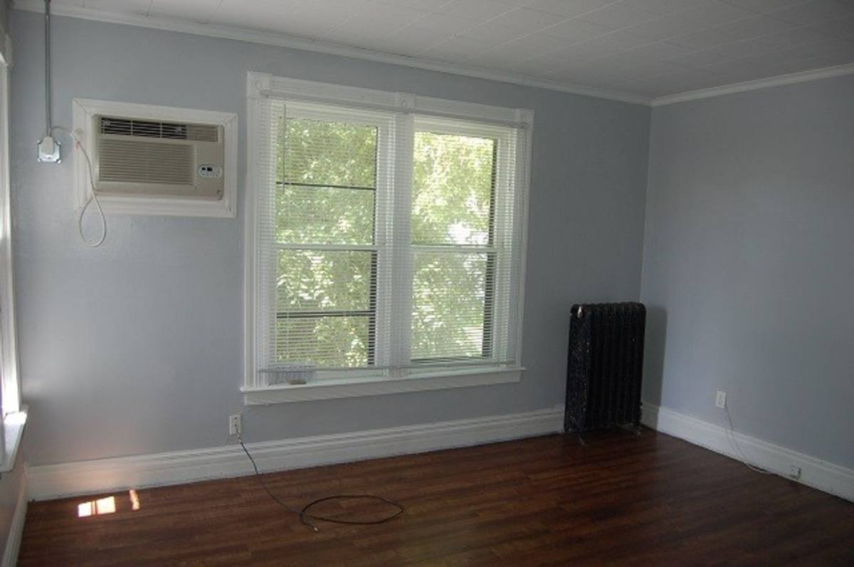 Apartment for rent at 906 E Burlington St, Iowa City, IA 52240