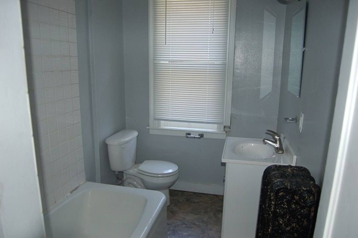 Apartment for rent at 906 E Burlington St, Iowa City, IA 52240