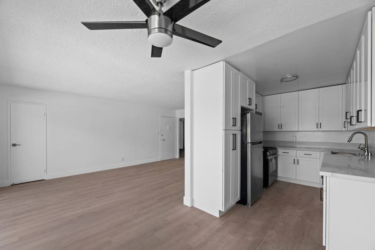 Apartment for rent at 1301 Havenhurst Dr, Los Angeles, CA 90046