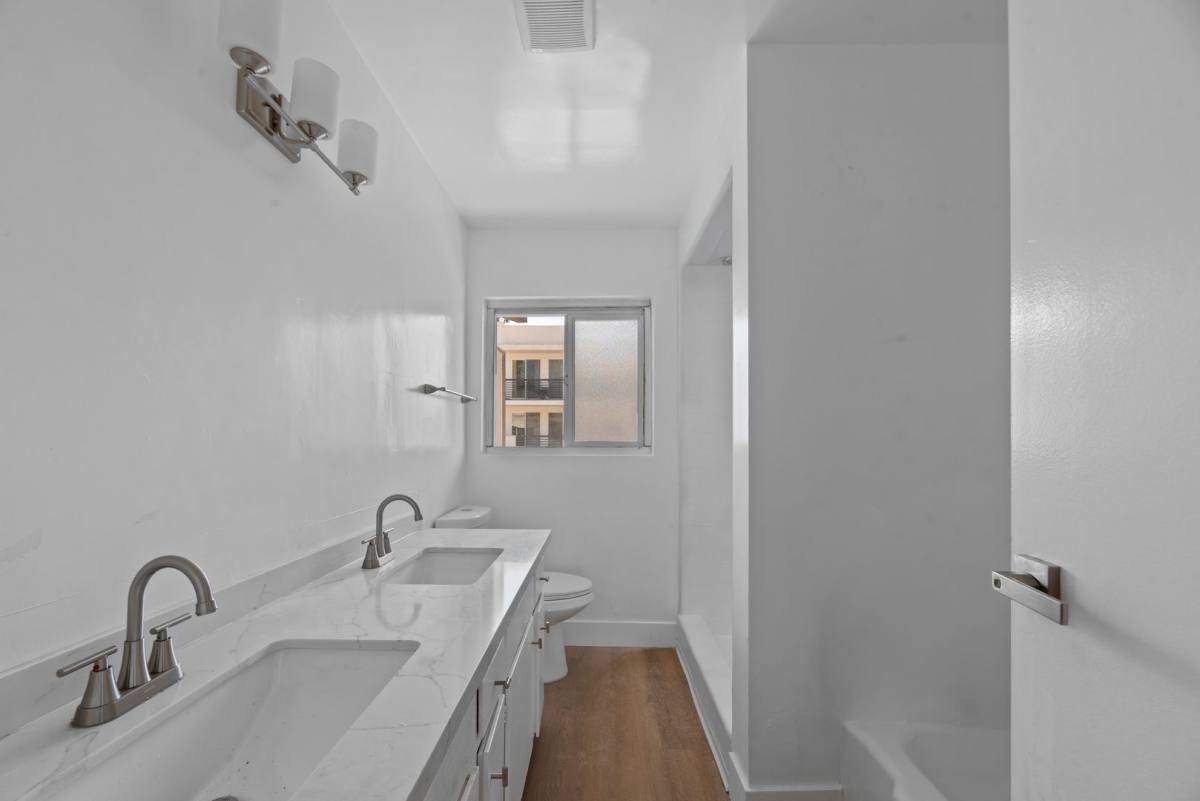 Apartment for rent at 1301 Havenhurst Dr, Los Angeles, CA 90046