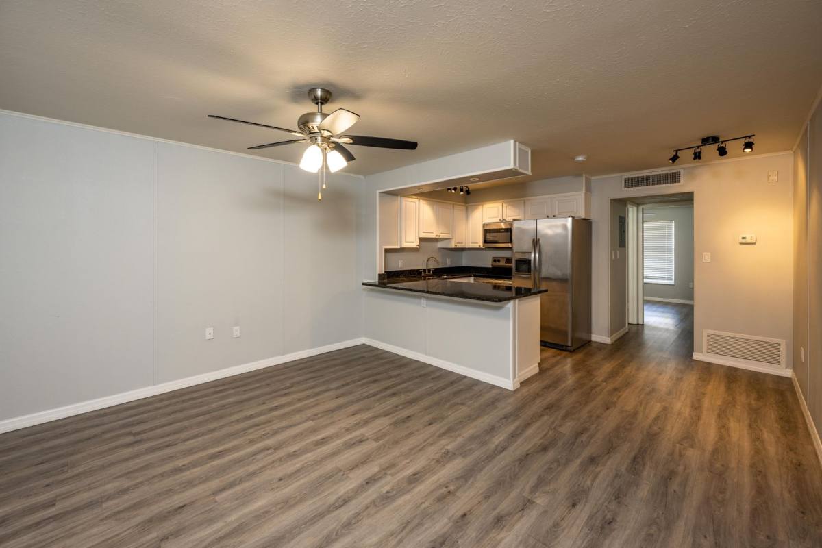 Apartment for rent at 1860-1872 Phillippi Shores Dr, Sarasota, FL 34231