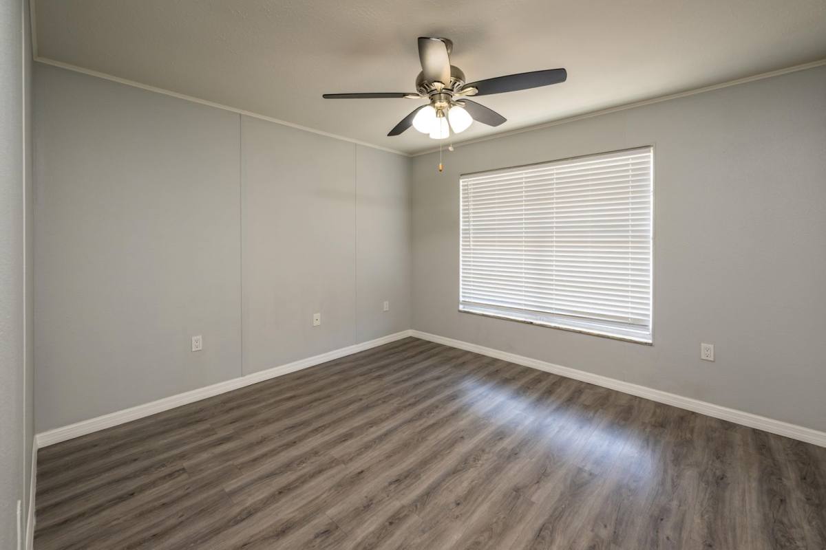 Apartment for rent at 1860-1872 Phillippi Shores Dr, Sarasota, FL 34231