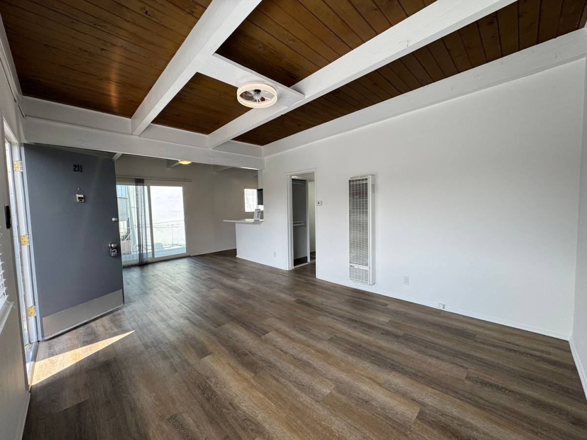 Apartment for rent at 14410 Valerio St, Van Nuys, CA 91405