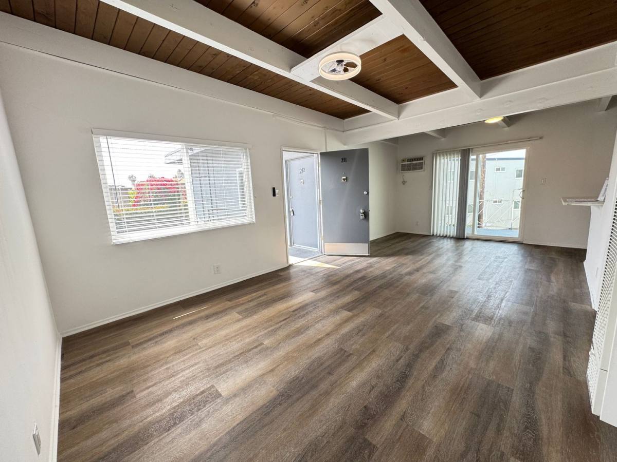 Apartment for rent at 14410 Valerio St, Van Nuys, CA 91405