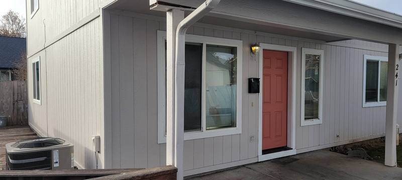 House for rent at 241 NE School St, Grants Pass, OR 97526