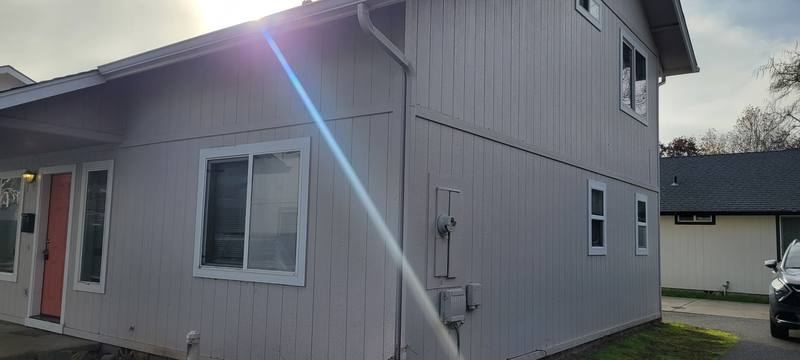 House for rent at 241 NE School St, Grants Pass, OR 97526