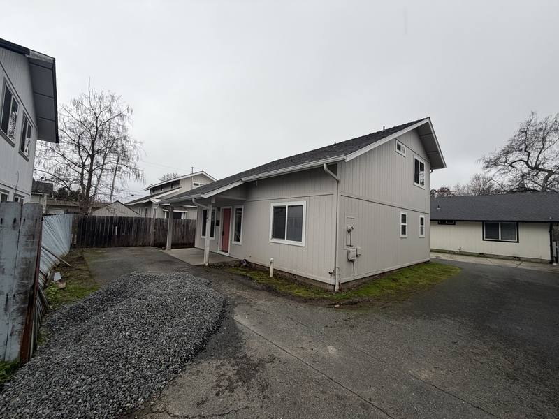 House for rent at 241 NE School St, Grants Pass, OR 97526