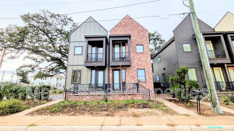 Apartment for rent at 379 Clubbs St, Pensacola, FL 32502