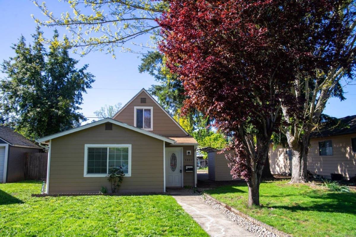 House for rent at 1031 6th St NW, Salem, OR 97304