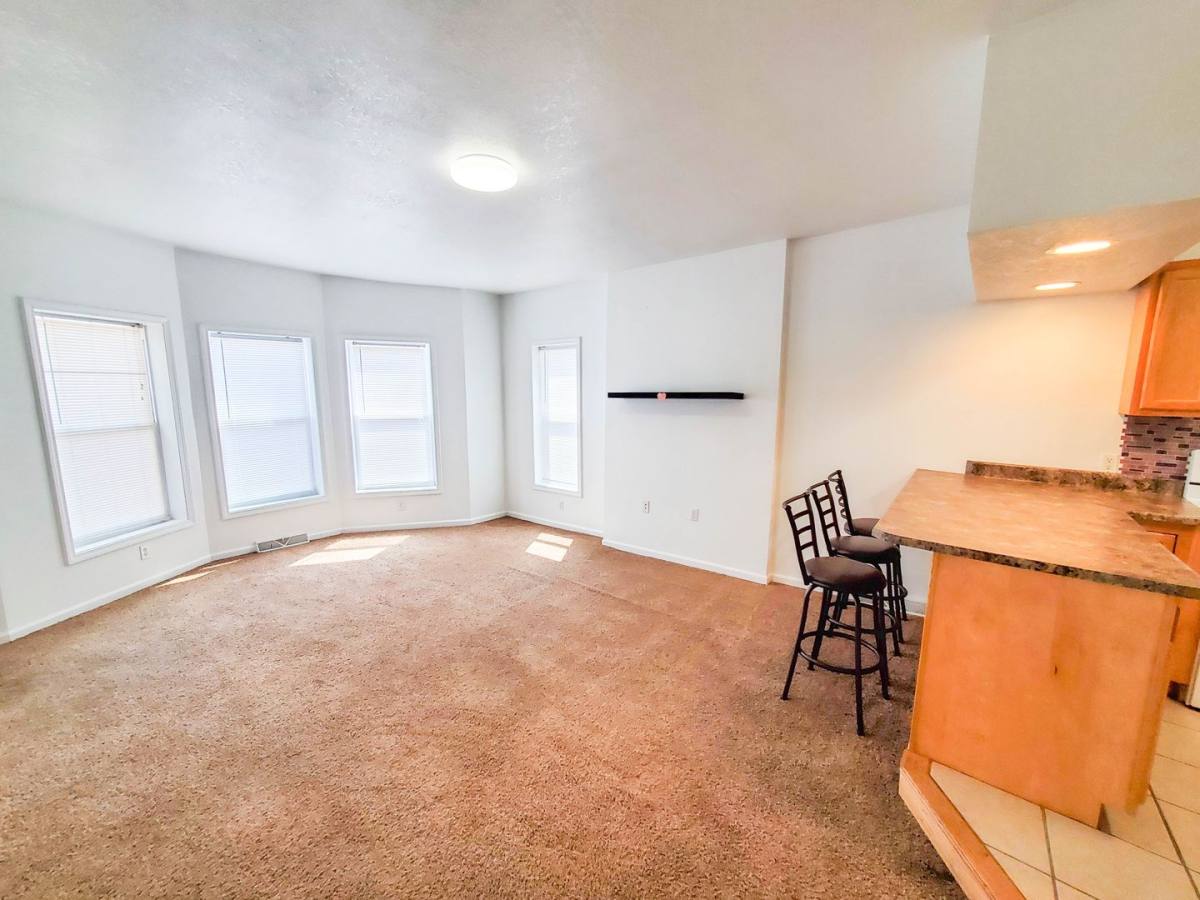 Apartment for rent at 818 Sassafras St, Erie, PA 16501