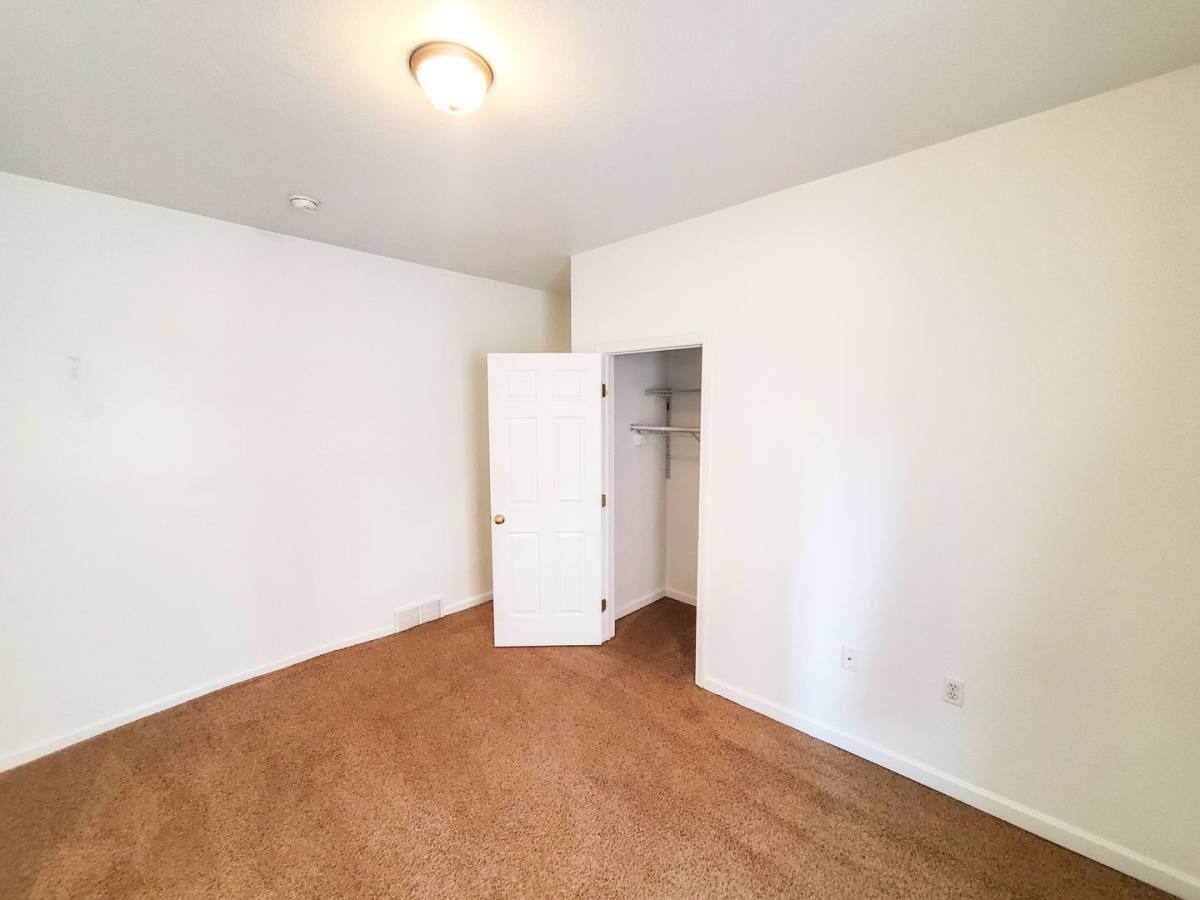 Apartment for rent at 818 Sassafras St, Erie, PA 16501