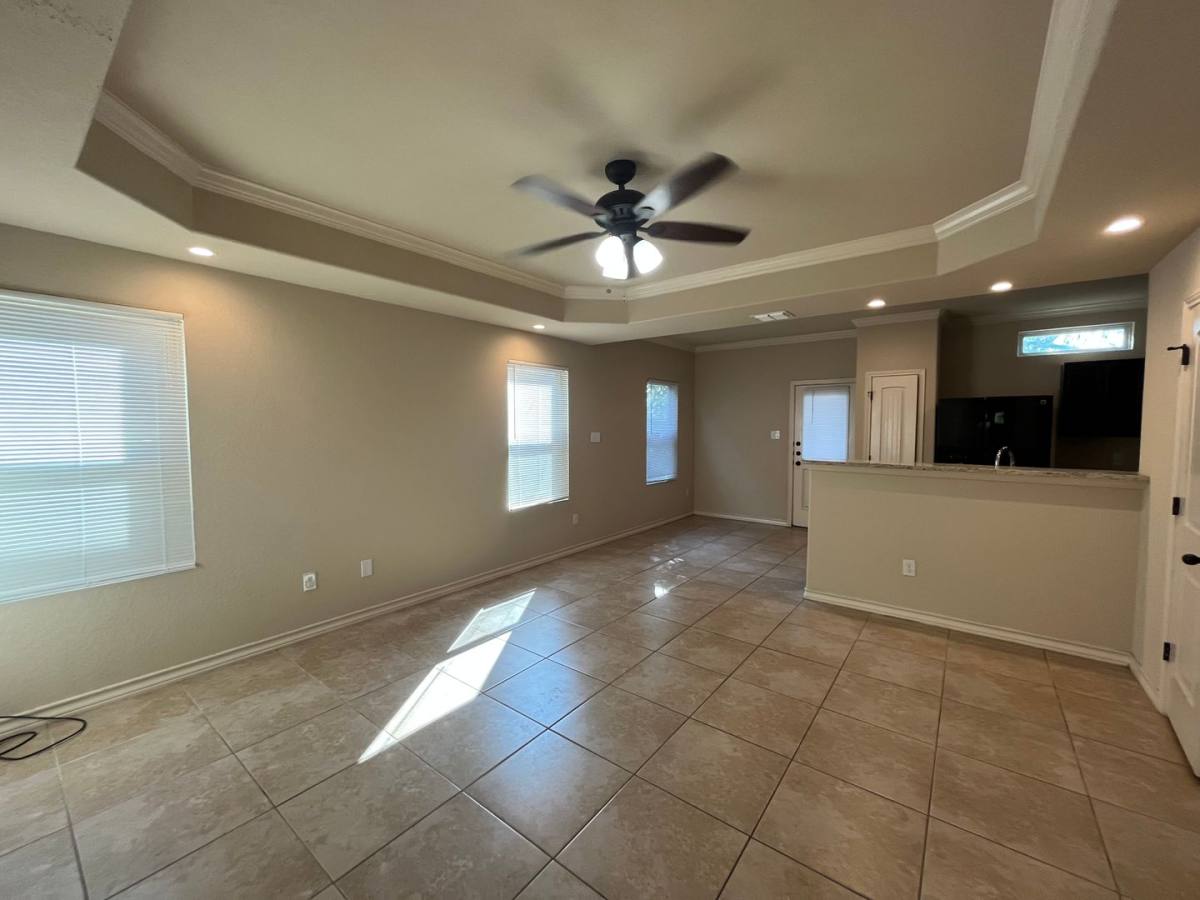 Townhouse for rent at 7034 Lakeview Dr, San Antonio, TX 78244