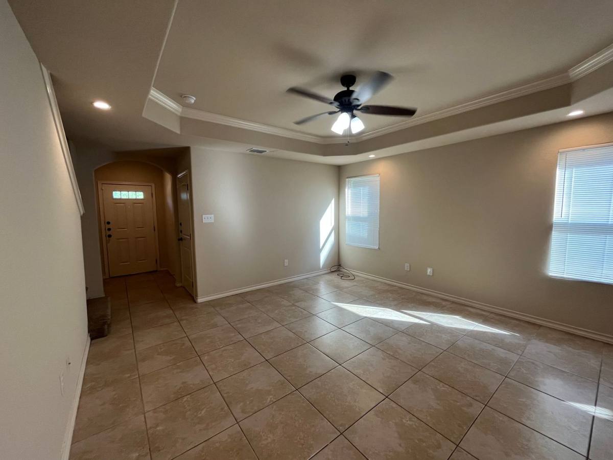 Townhouse for rent at 7034 Lakeview Dr, San Antonio, TX 78244