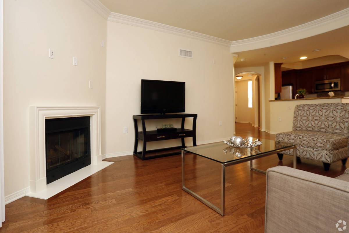 Apartment for rent at 10620 Whipple St, North Hollywood, CA 91602