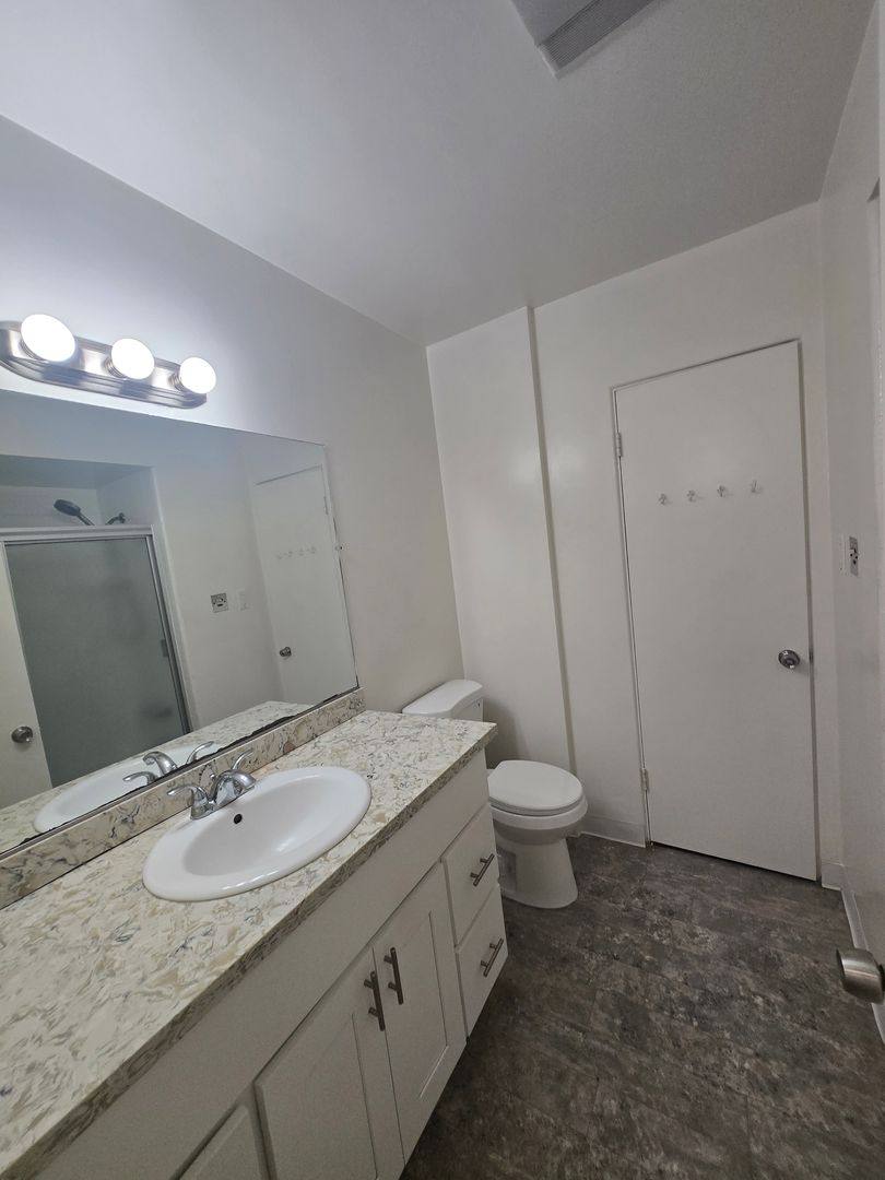 Apartment for rent at 1344 Glenwood Rd, Glendale, CA 91201
