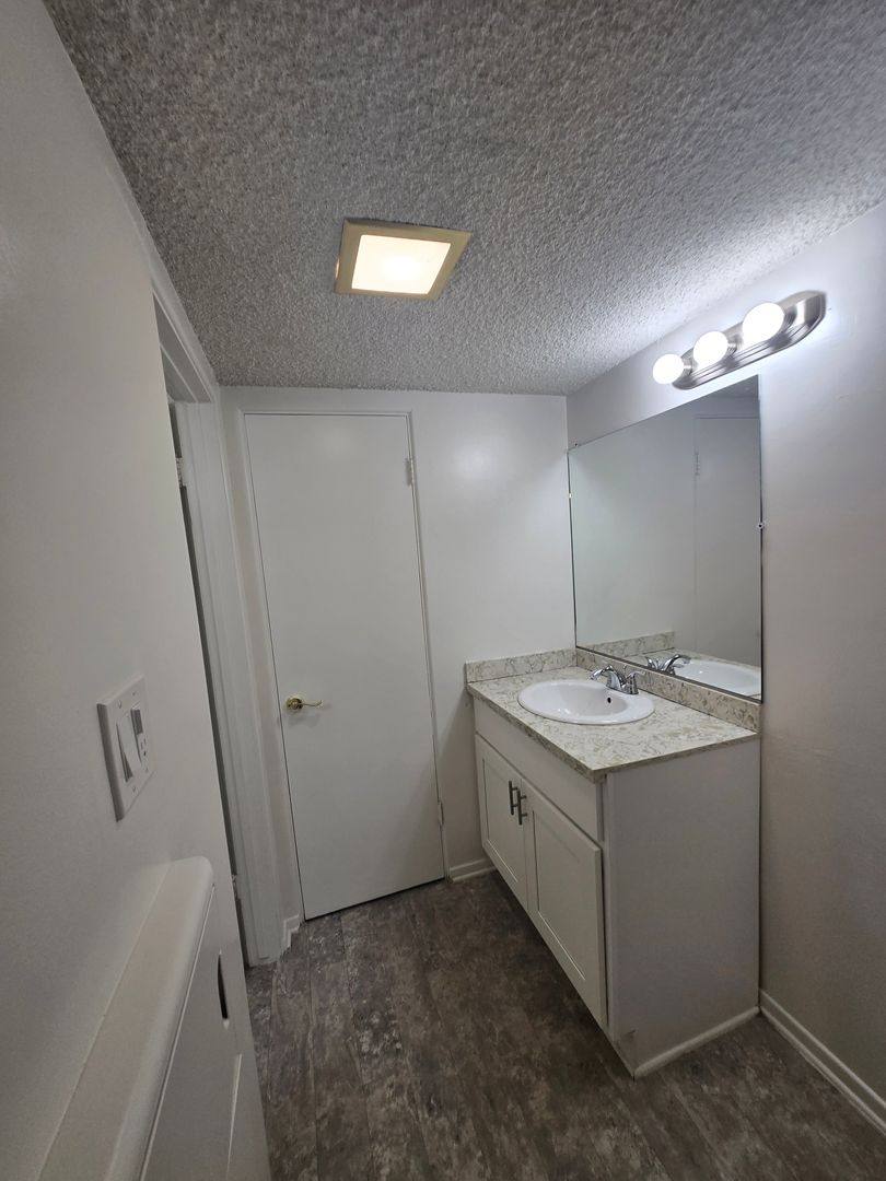 Apartment for rent at 1344 Glenwood Rd, Glendale, CA 91201