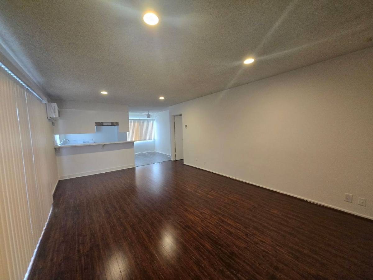 Apartment for rent at 1344 Glenwood Rd, Glendale, CA 91201