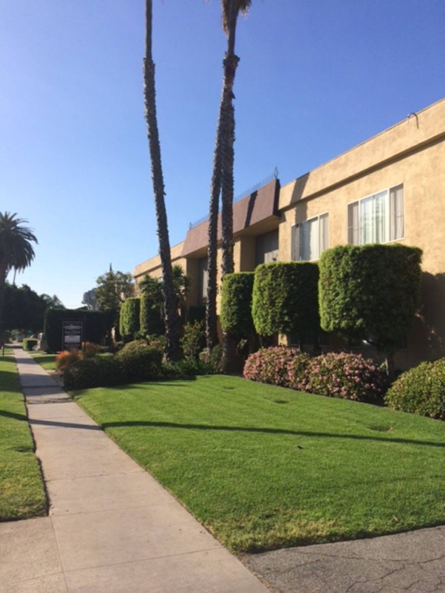 Apartment for rent at 3729 Westwood Blvd, Los Angeles, CA 90034