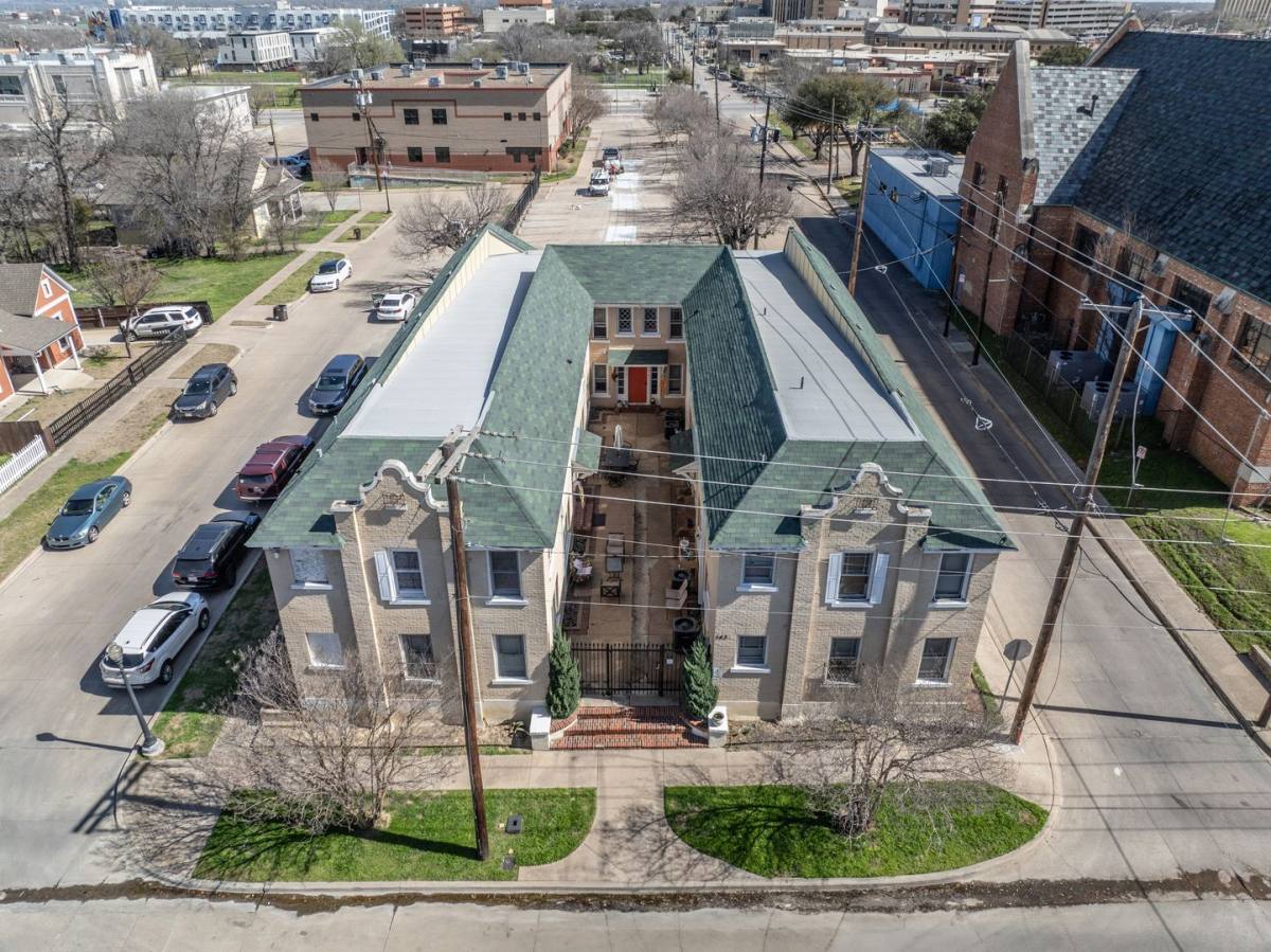 Apartment for rent at 1431 Lipscomb St, Fort Worth, TX 76104