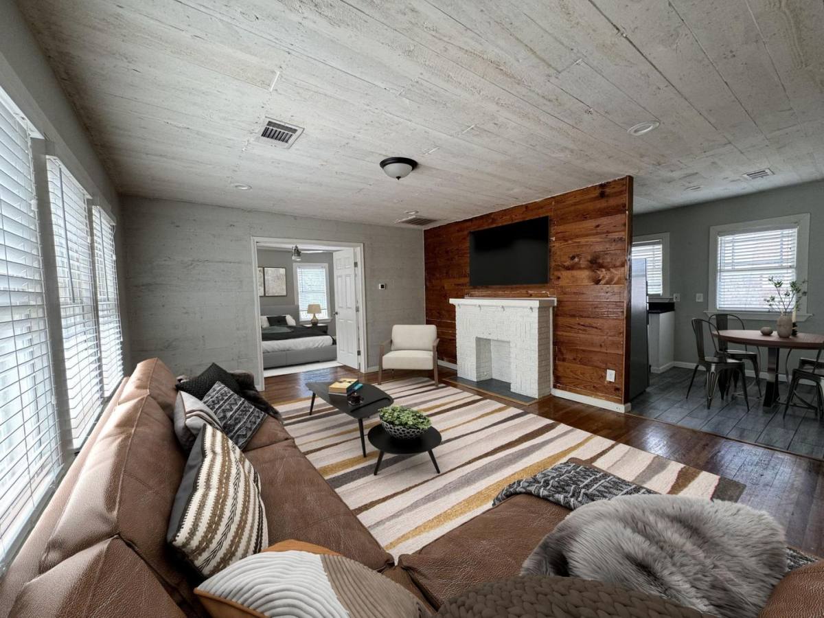 Apartment for rent at 1431 Lipscomb St, Fort Worth, TX 76104