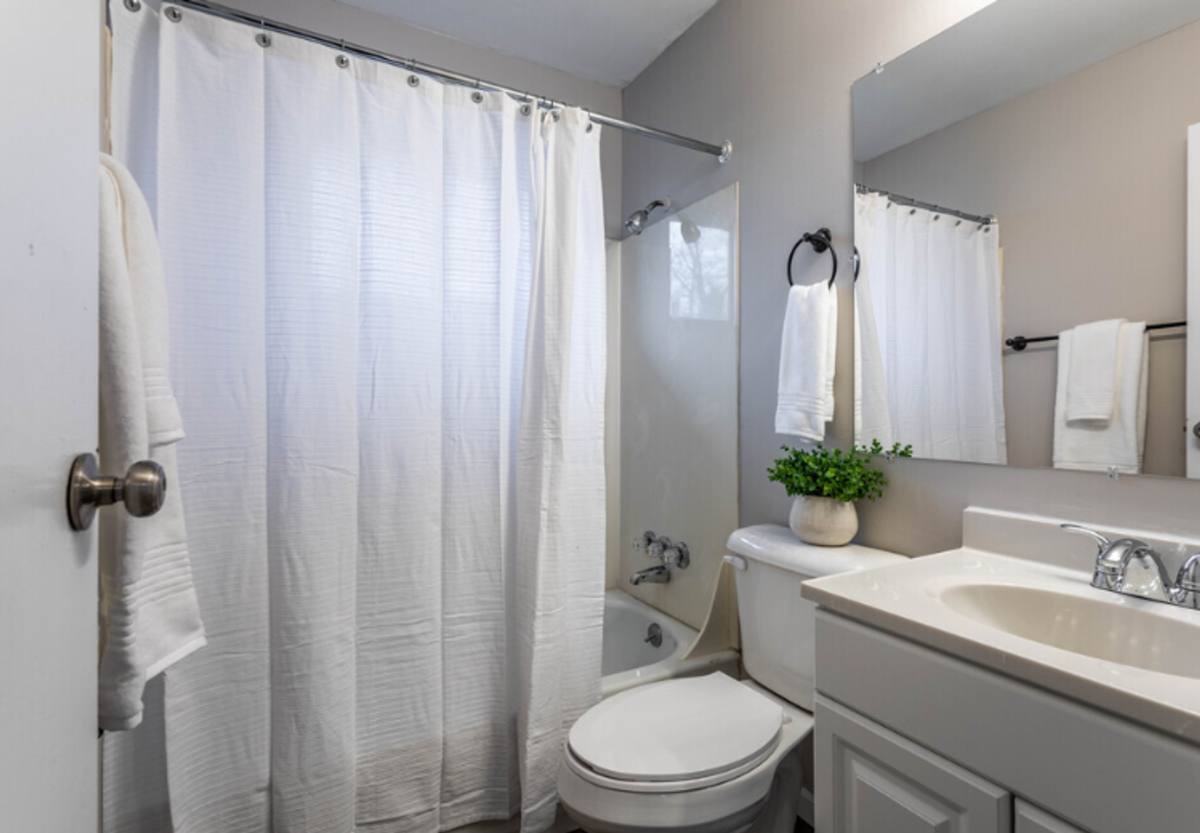 Apartment for rent at 3077 SW Blvd, Grove City, OH 43123