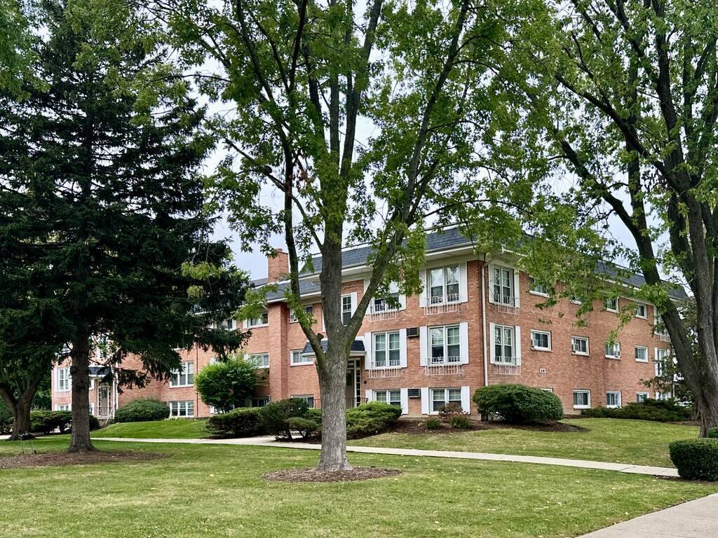 Apartment for rent at 628 30 Lincoln Ave #P401, Addison, IL 60101