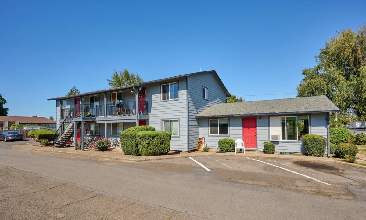 Apartment for rent at 800 S 4th St, Independence, OR 97351