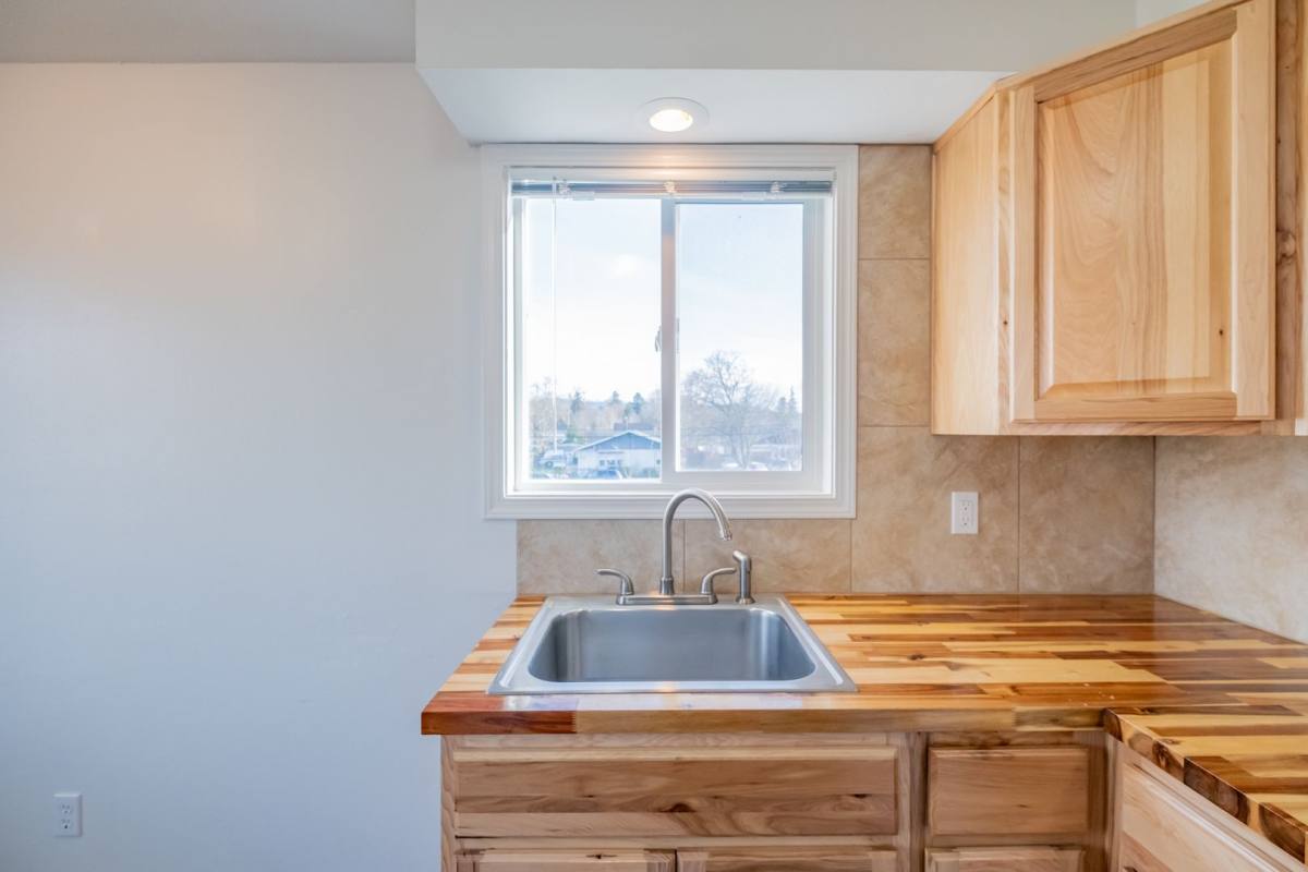 Apartment for rent at 800 S 4th St, Independence, OR 97351