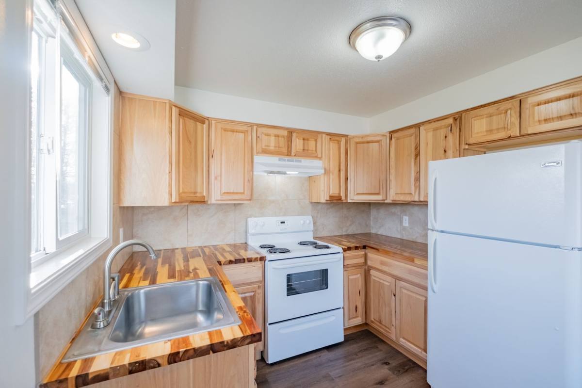 Apartment for rent at 800 S 4th St, Independence, OR 97351
