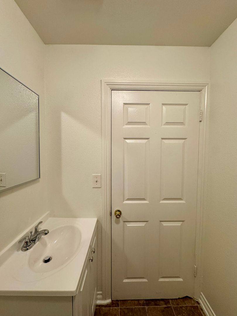 Townhouse for rent at 10524 S Avalon Blvd, Los Angeles, CA 90003