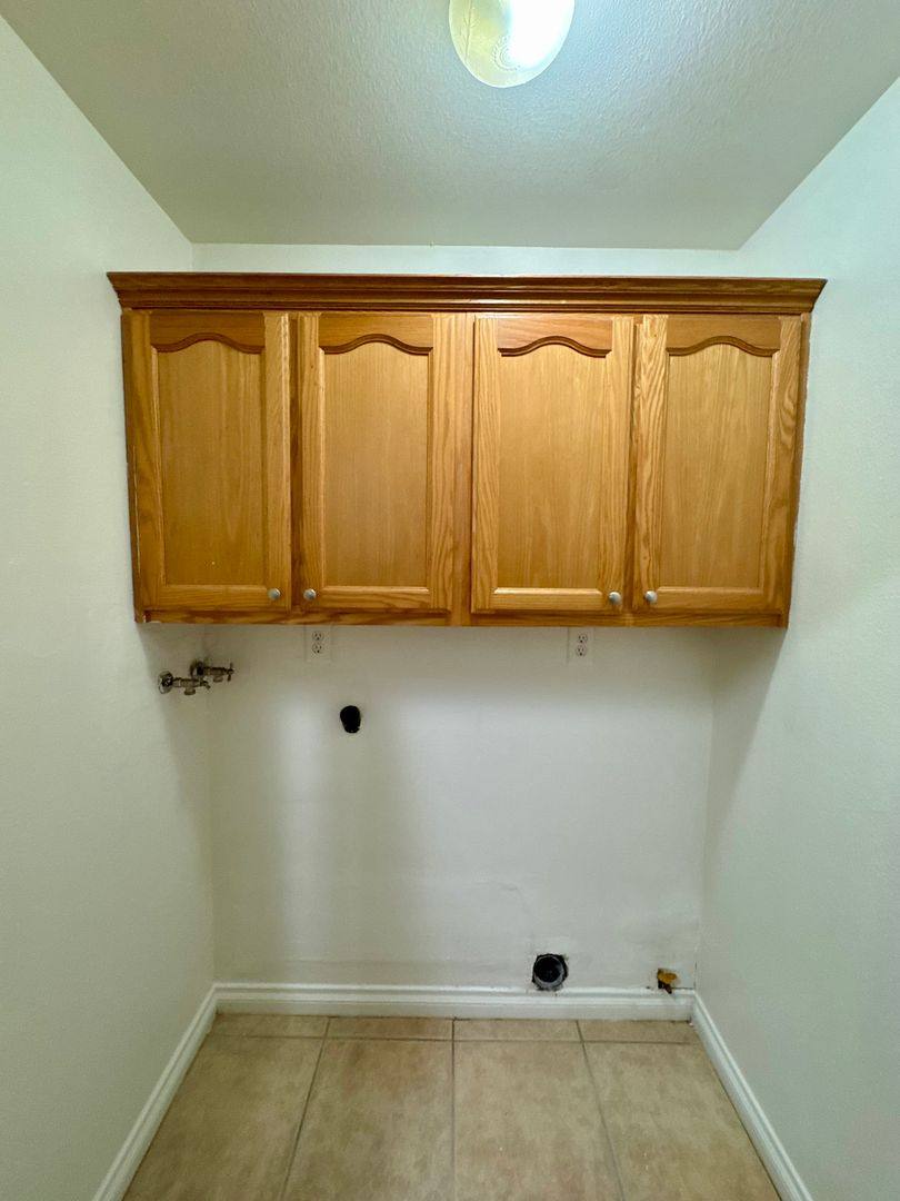 Townhouse for rent at 10524 S Avalon Blvd, Los Angeles, CA 90003