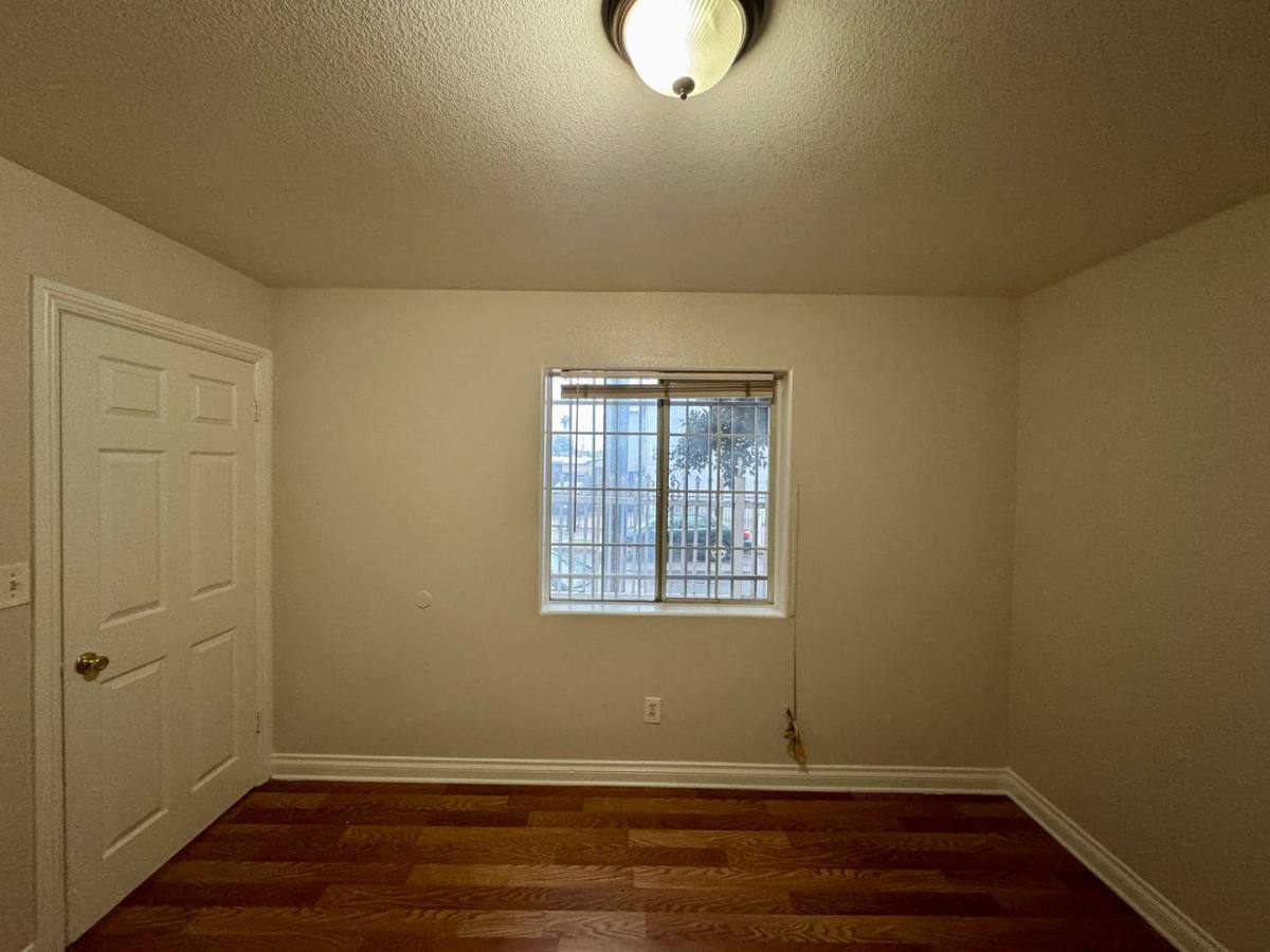 Townhouse for rent at 10524 S Avalon Blvd, Los Angeles, CA 90003