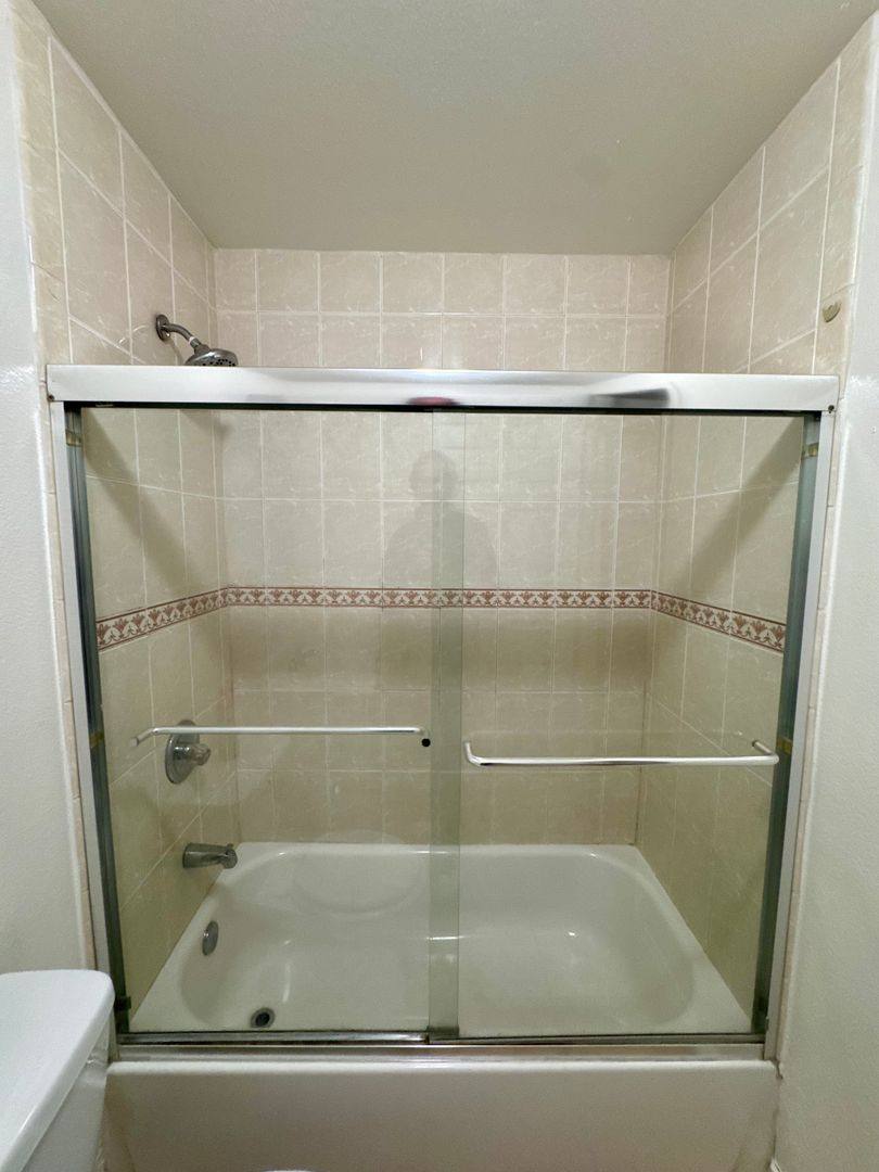 Townhouse for rent at 10524 S Avalon Blvd, Los Angeles, CA 90003