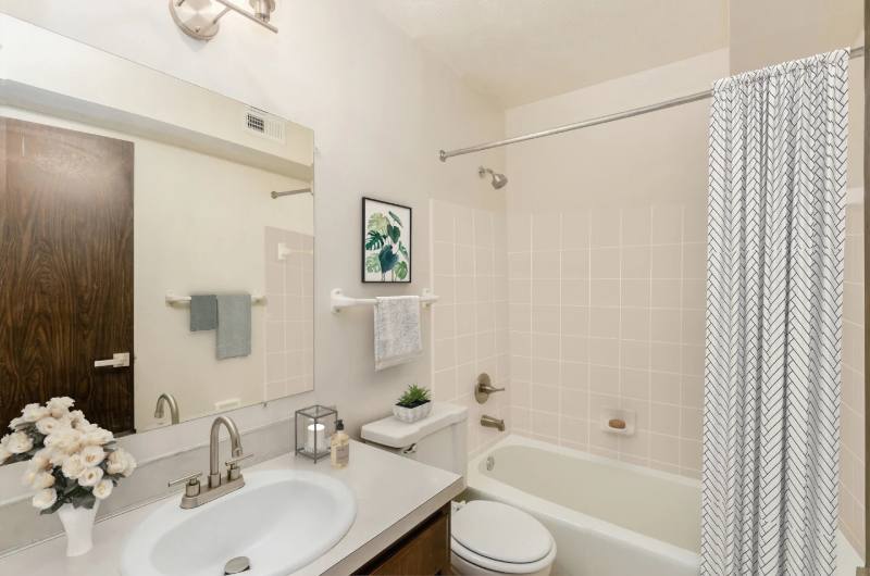 Apartment for rent at 4443 Mobile Dr, Columbus, OH 43220