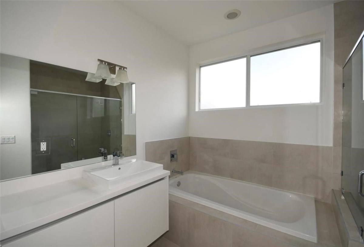 House for rent at 10259 NW 72nd Terrace, Miami, FL 33178