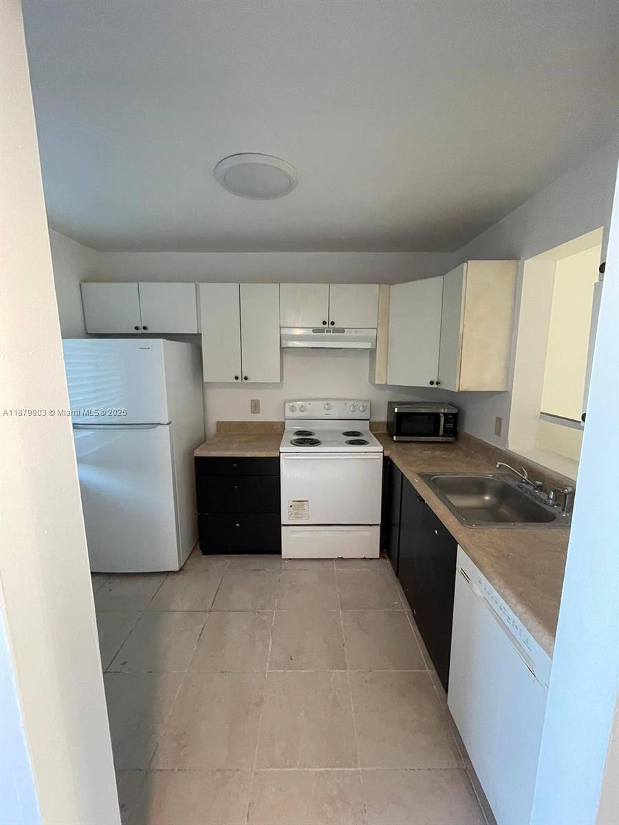 Apartment for rent at 8610 N Sherman Circle, Hollywood, FL 33025
