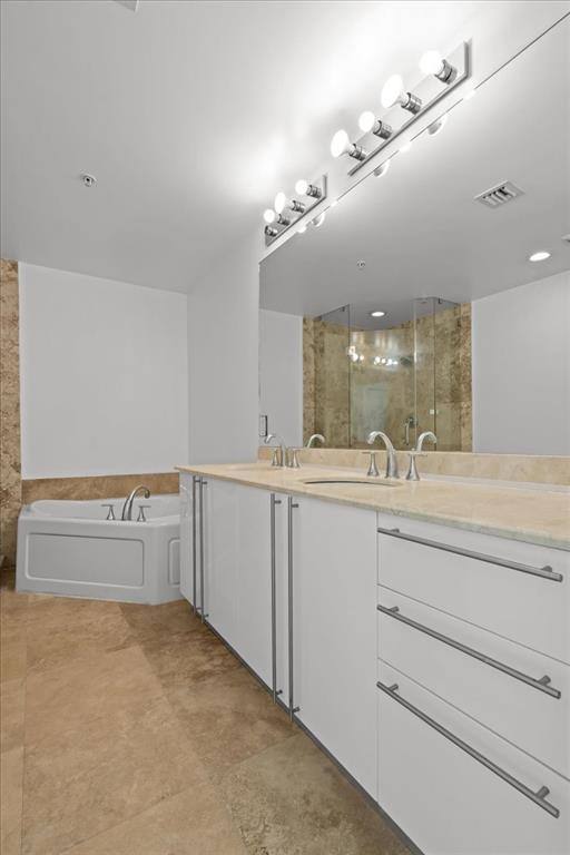 Apartment for rent at 3030 NE 188th St, Miami, FL 33180