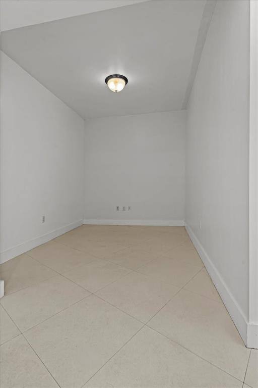 Apartment for rent at 3030 NE 188th St, Miami, FL 33180