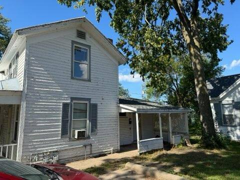 Apartment for rent at 937 Johnson St #2, La Crosse, WI 54601