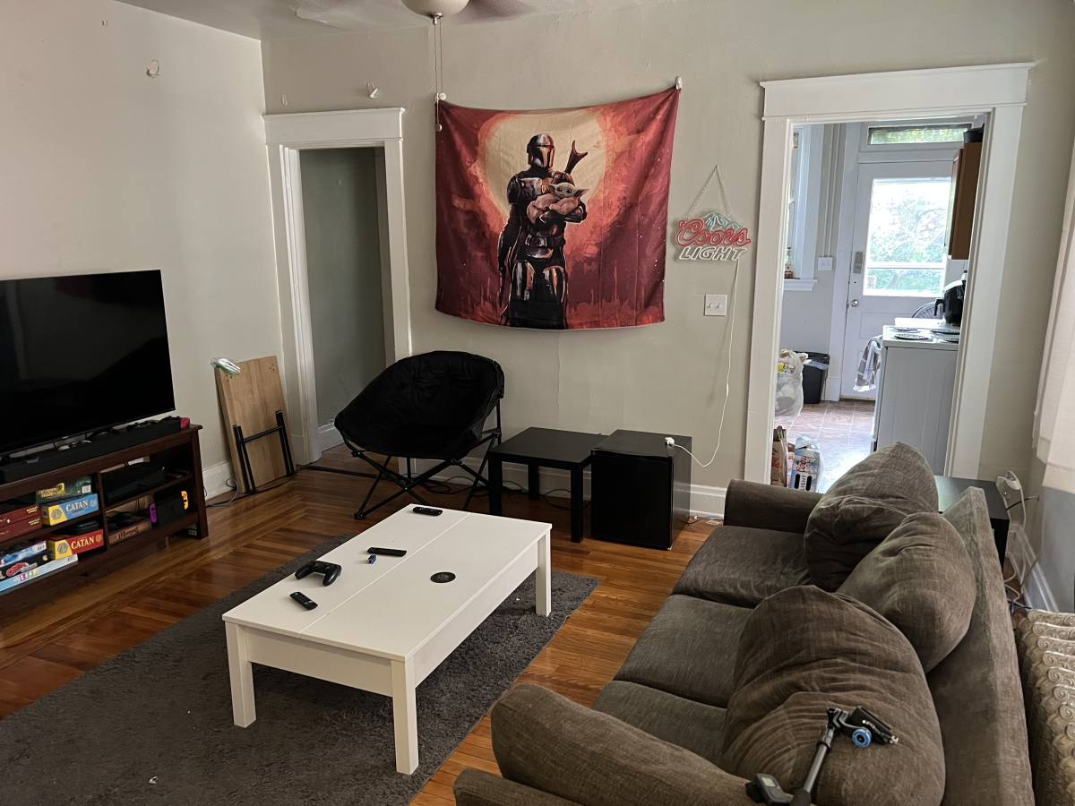Apartment for rent at 265 W McMillan St #1, Cincinnati, OH 45219