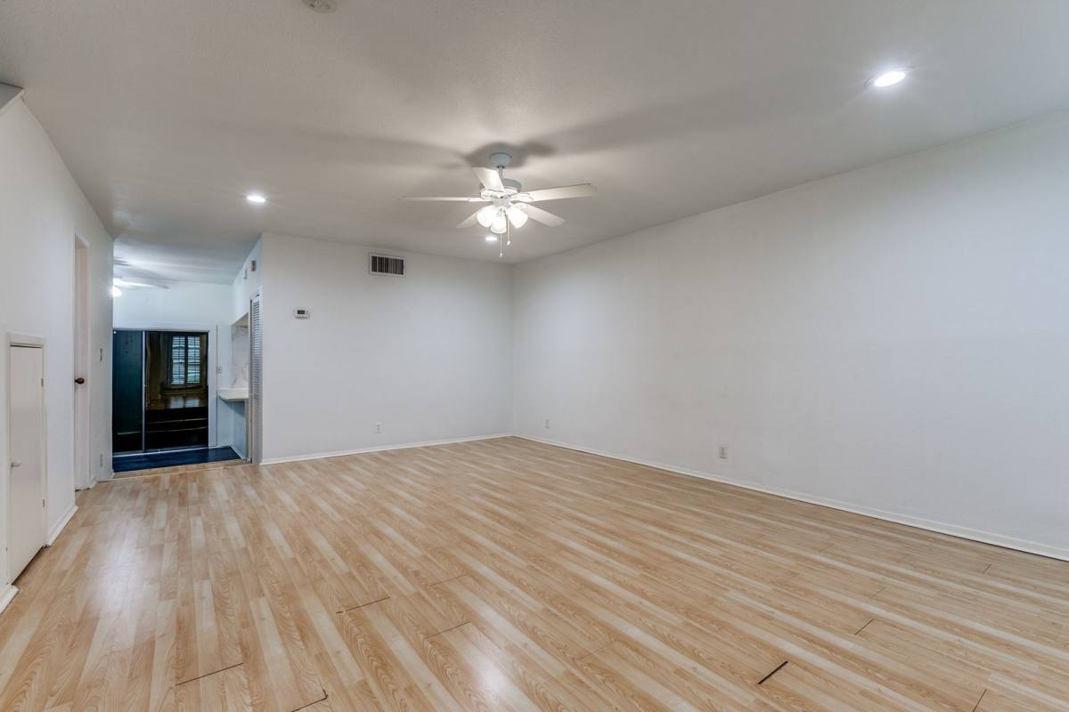 Townhouse for rent at 8123 Scottshill, San Antonio, TX 78209