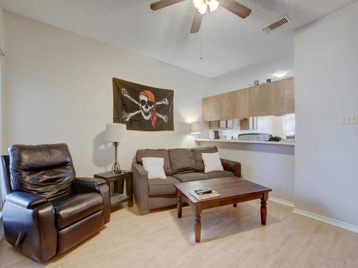 Apartment for rent at 2414 Longview, Austin, TX 78705