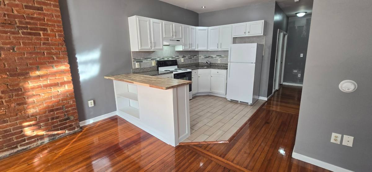 Apartment for rent at 45 Elberon Place, Albany, NY 12203