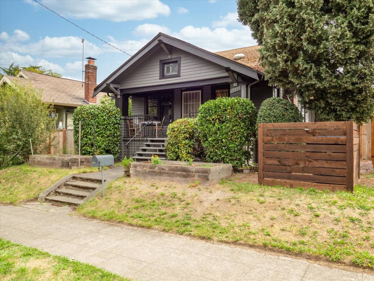 Apartment for rent at 5632 11th Ave NE, Seattle, WA 98105