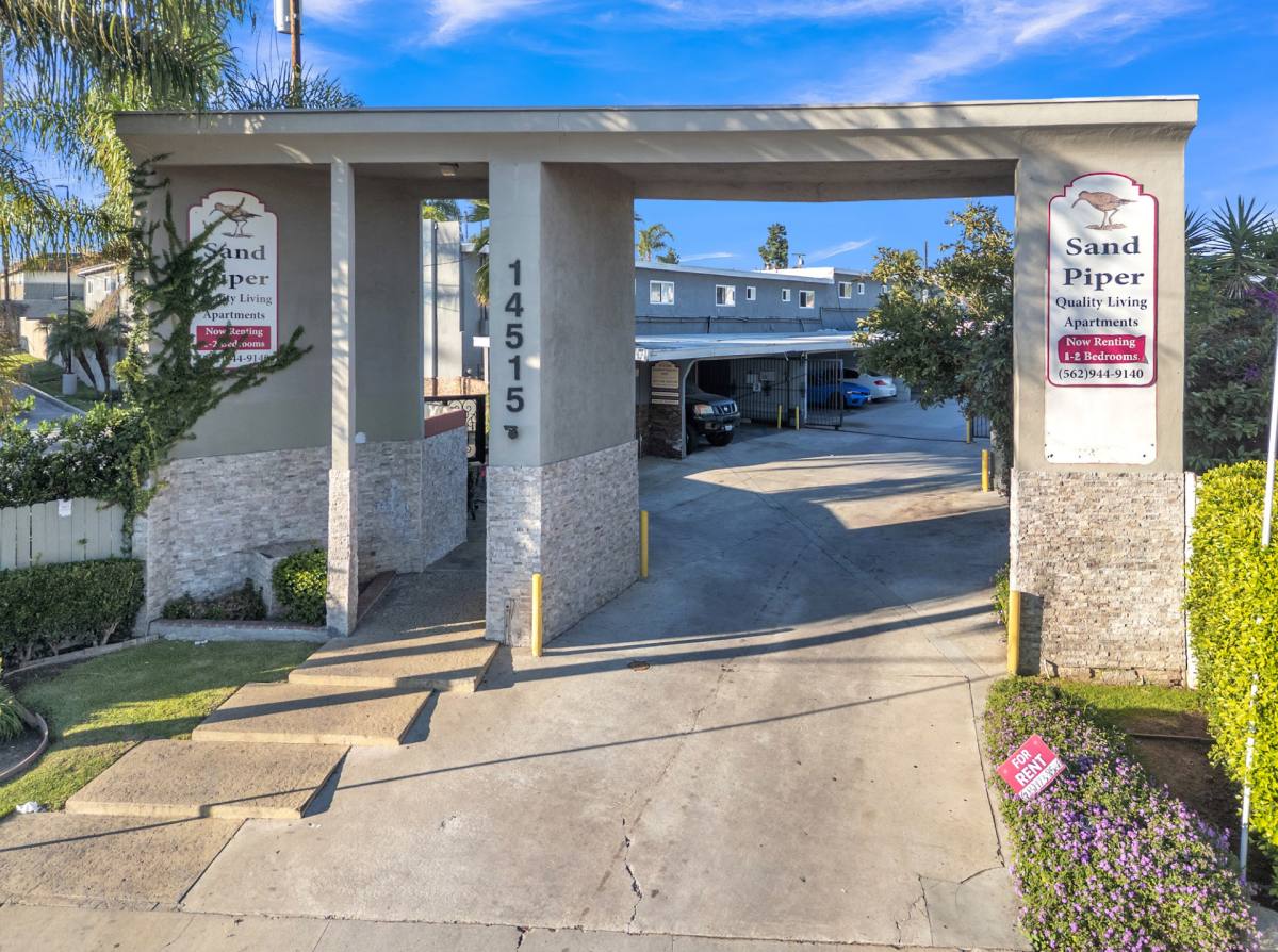 Apartment for rent at 14515 Leffingwell Rd, Whittier, CA 90604
