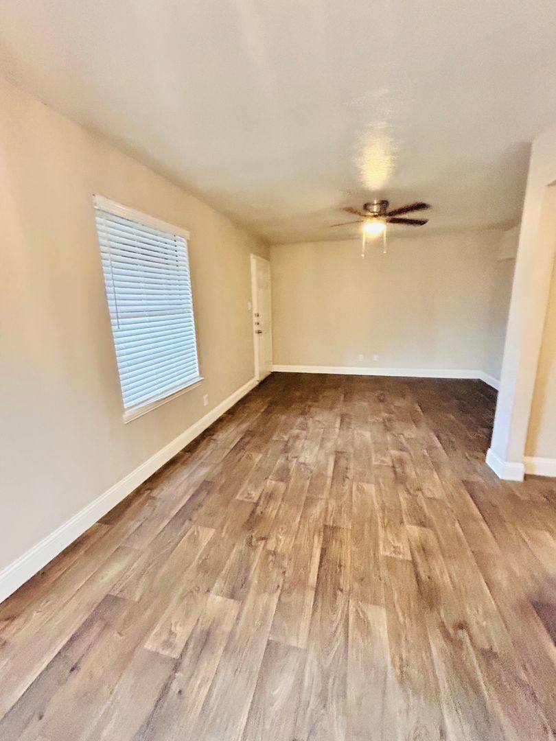 Apartment for rent at 2211 S Vernon Ave, Dallas, TX 75224