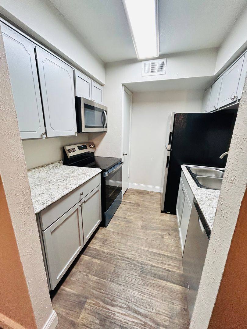 Apartment for rent at 2211 S Vernon Ave, Dallas, TX 75224