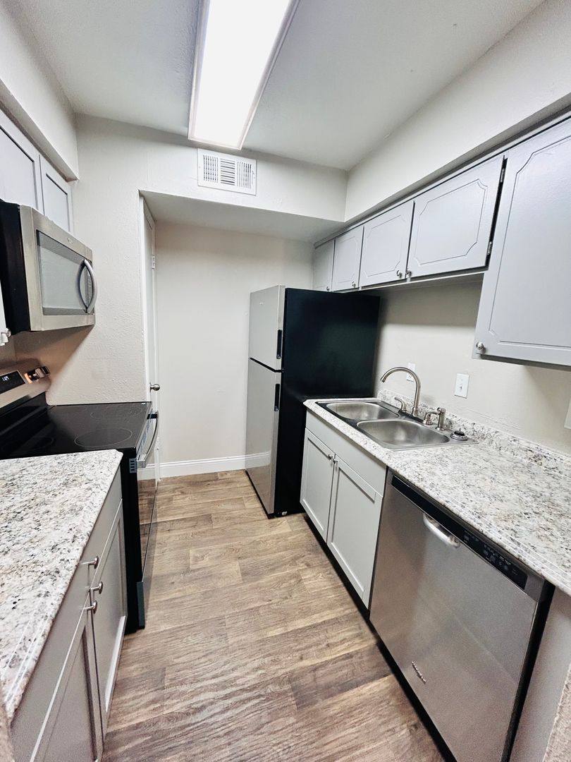 Apartment for rent at 2211 S Vernon Ave, Dallas, TX 75224