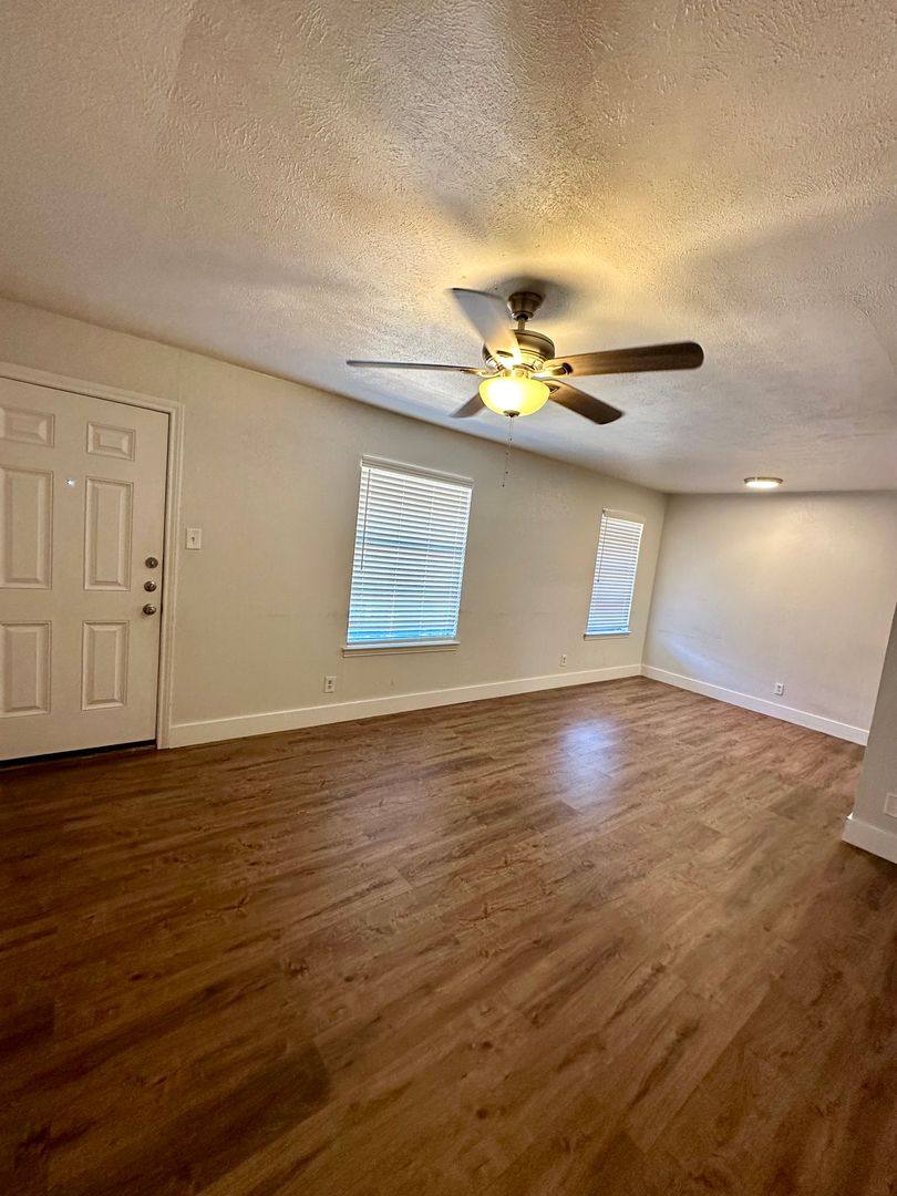 Apartment for rent at Olive at Vernon, 2211 S Vernon Ave, Dallas, TX 75224